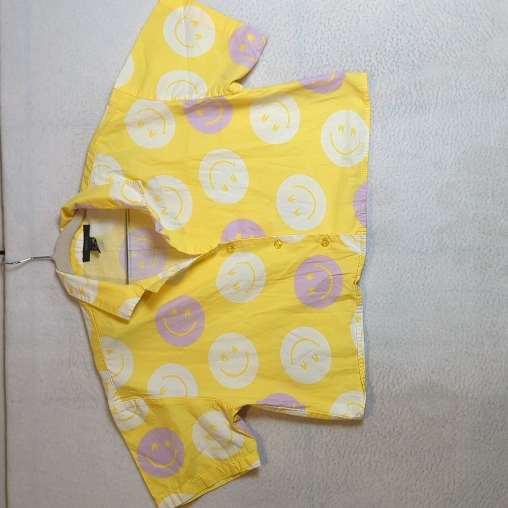 Forever 21 Women's Yellow‎ Smiley Face Happy Cropped Button Down Shirt Size XS